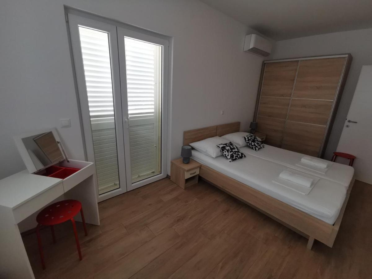 Apartmani Kronjac Милна Экстерьер фото