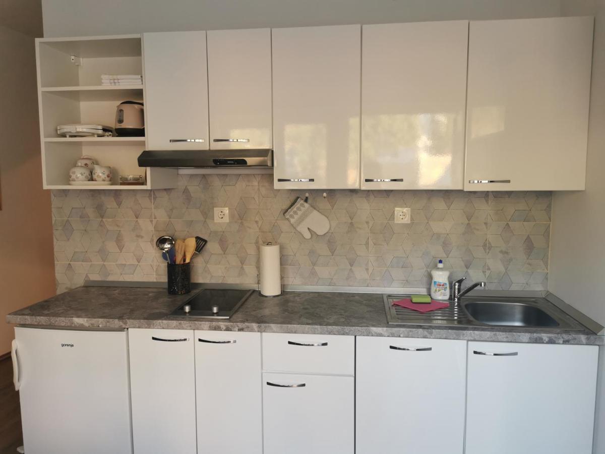 Apartmani Kronjac Милна Экстерьер фото